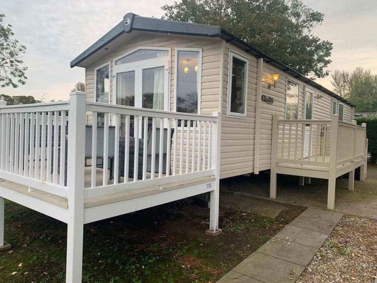 Prestige Static Caravan On 5 Star Holiday Park Cheswick  Exterior foto